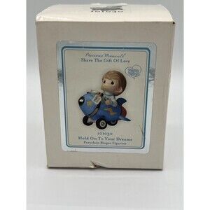 PRECIOUS MOMENTS "HOLD ON TO YOUR DREAMS " 2009 RARE!! Porcelain Bisque Figurine